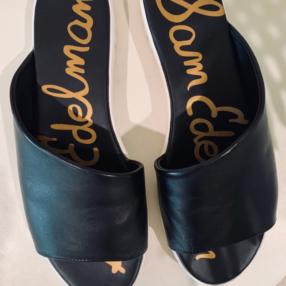 Sam Edelman slip on flats - Picture 2 of 2